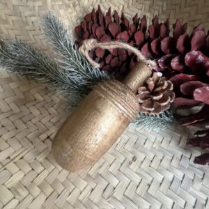 Bellotas de madera